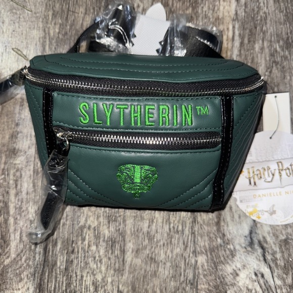 New Harry Potter Daniel Nicole "Slytherin" Backpack And Fanny Pack Belt Bag NWT - Picture 3 of 9